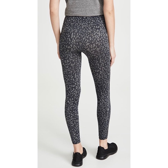 Spanx Look At Me Now Seamless Leggings in Animal Print XL - Picture 3 of 5